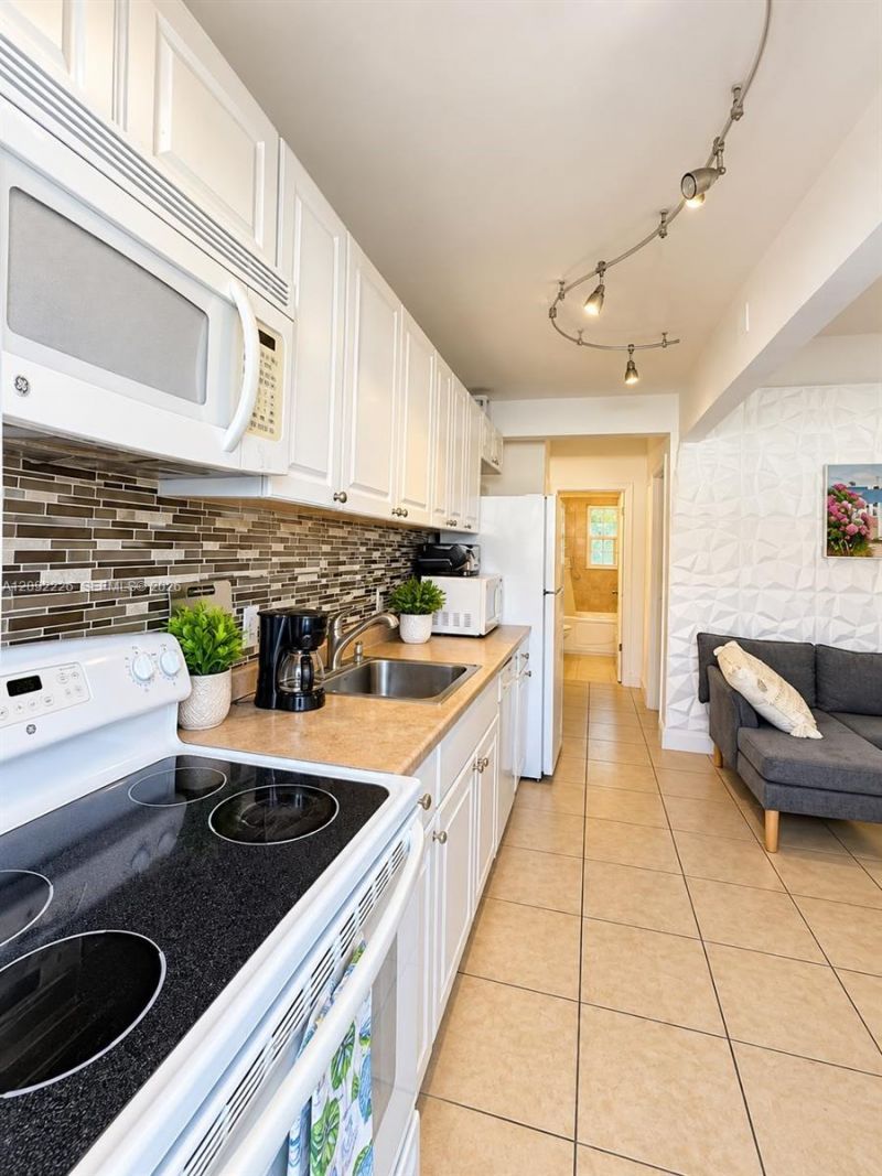 1639 Hayes St, Unit 2, Hollywood, FL 33020 Photo