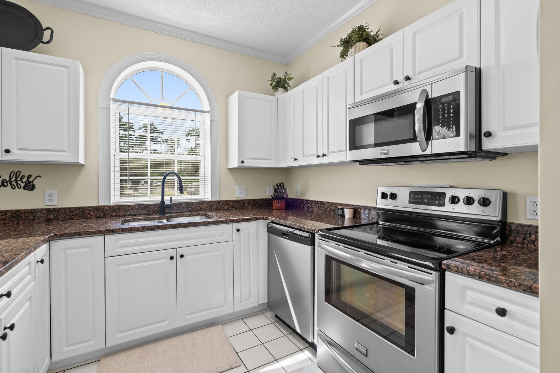 4643 Wild Iris Dr. Photo 19