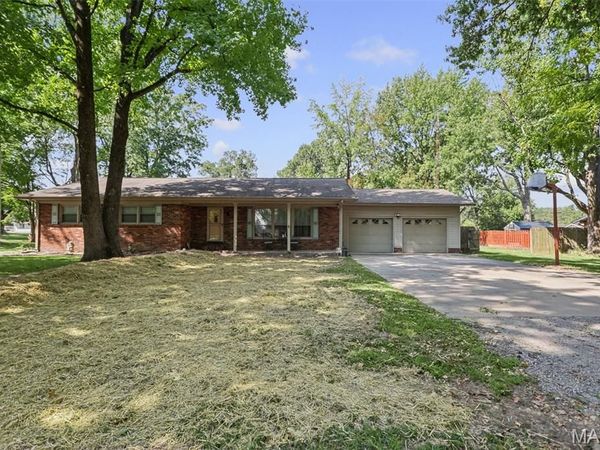1401 S 17th Street, Herrin, IL 62948