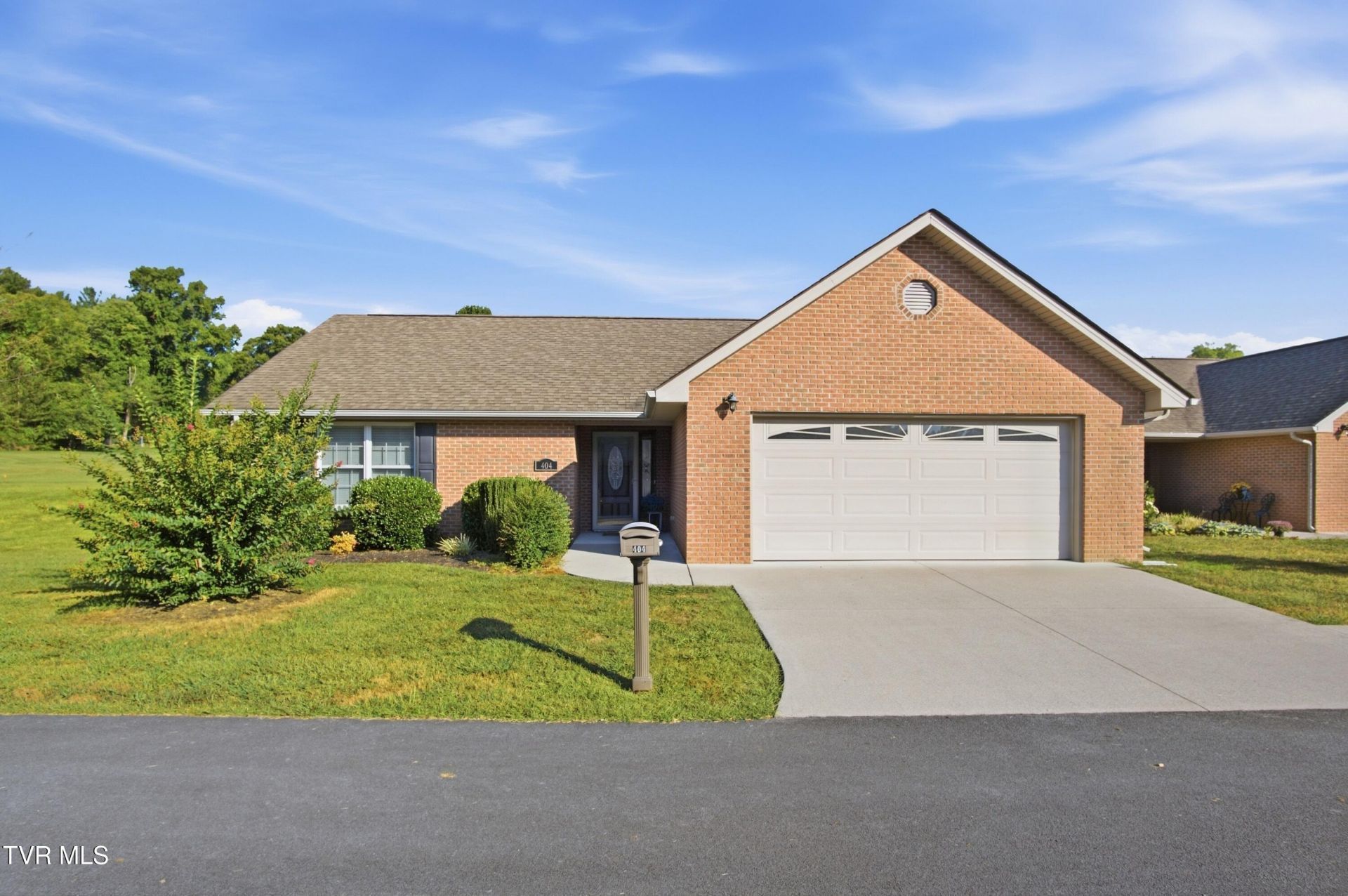 2100 Pleasant View Drive, Unit Apt 404, Johnson City, TN 37604 Main Photo