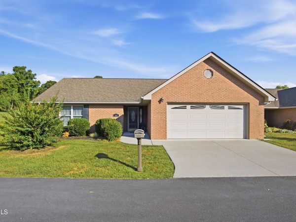 2100 Pleasant View Drive, Unit Apt 404, Johnson City, TN 37604