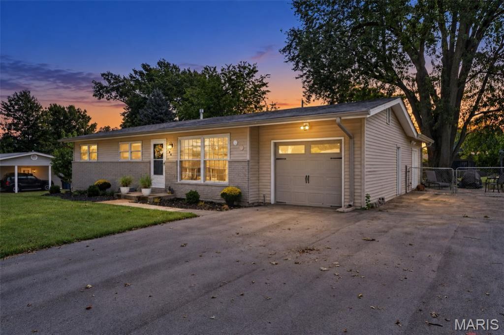 106 Paula Drive, Saint Charles, MO 63301 Main Photo