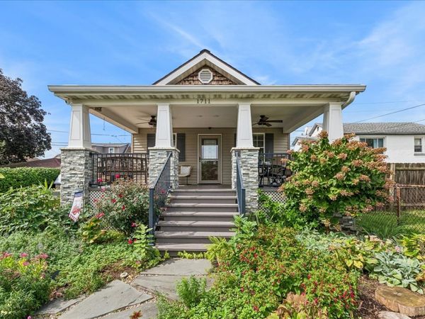 1711 Cora Street, Crest Hill, IL 60403
