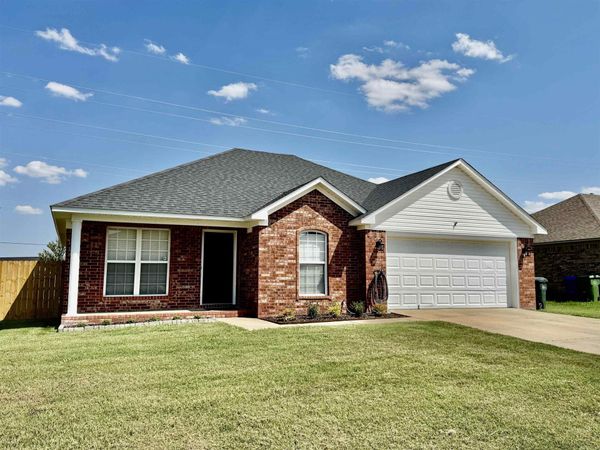 2430 Apple Blossom , Conway, AR 72034