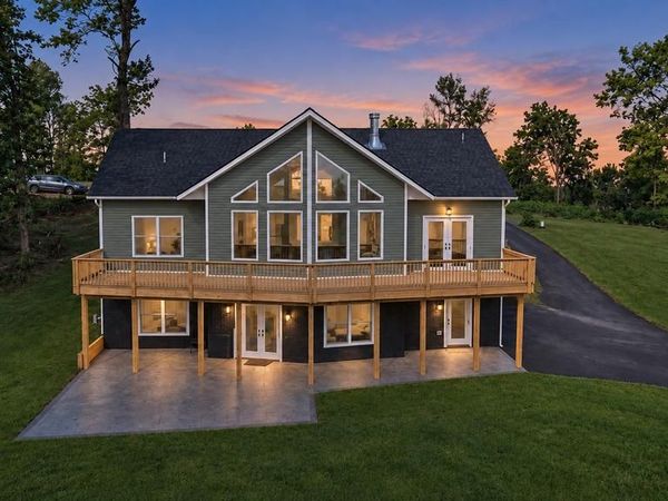 113 LEE DRIVE, LINDEN, VA 22642