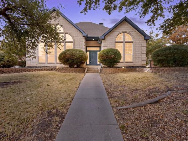 2002 Clearview Drive , Ennis, TX 75119