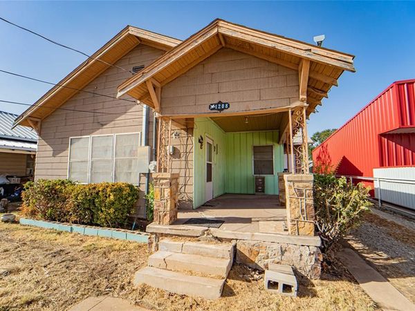 1208 W Walker Street , Breckenridge, TX 76424