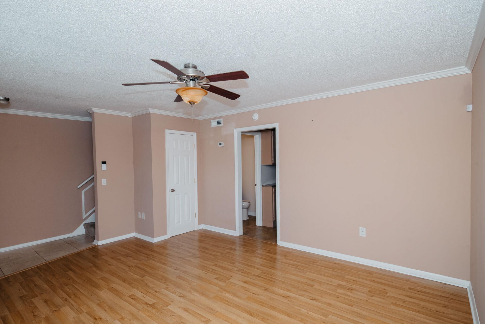415 Parkdale Drive Photo 5