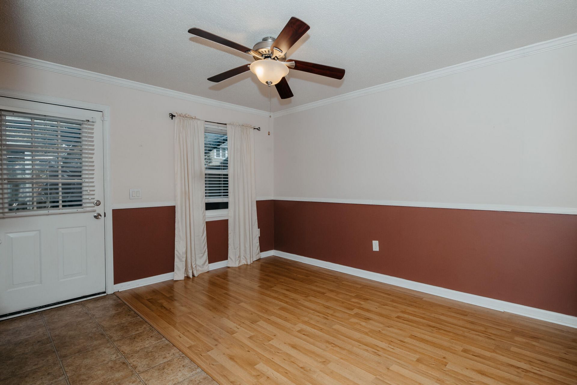 415 Parkdale Drive Photo 6