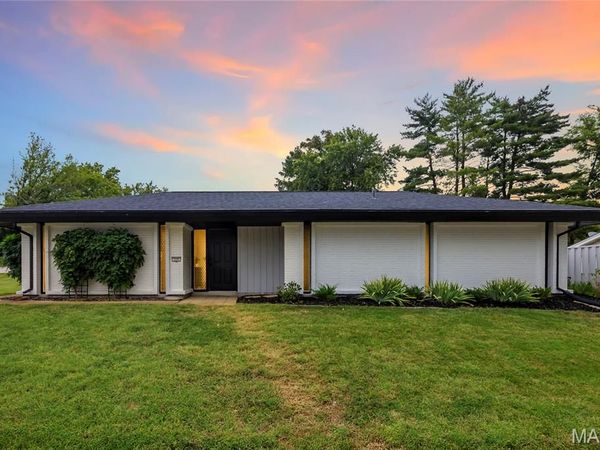 129 Clear Meadows Drive, Ballwin, MO 63011