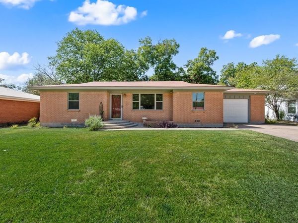 1134 Usher Street, Benbrook, TX 76126