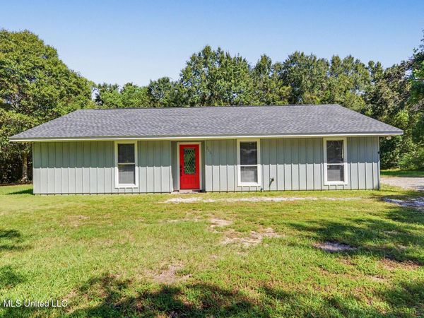 215 Old Spanish Trail, Waveland, MS 39576