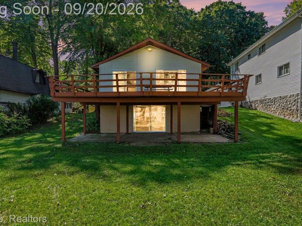 5267 Redding Drive, Hamburg Township, Mi 48169