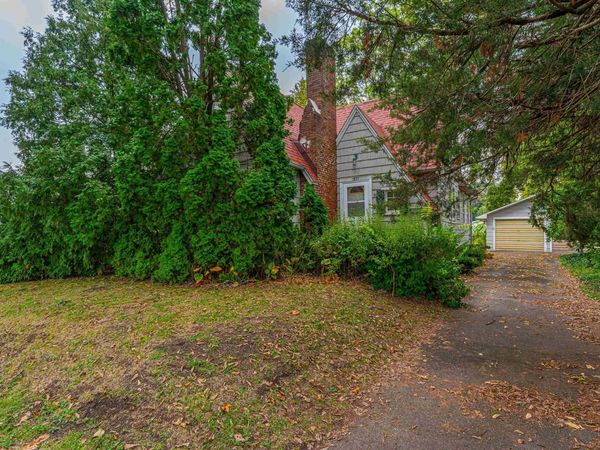 1801 BROADWAY Street, Lincoln, IL 62656