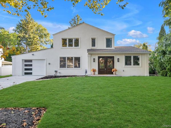 66 Peachtree Lane , Roslyn Heights, NY 11577