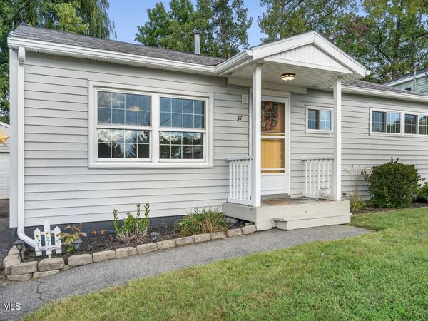 37 Jones Drive, Schenectady, NY 12309
