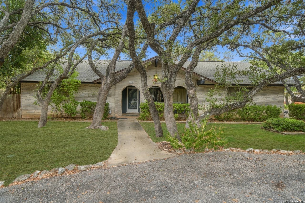 308 Meadowbrook Dr, Hollywood Park, TX 78232 Main Photo