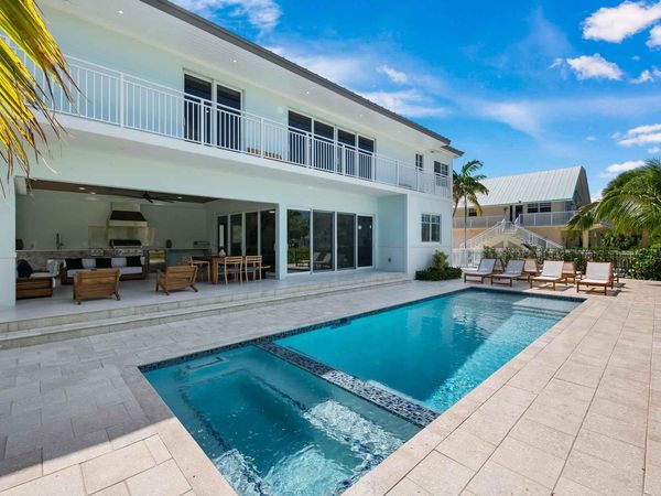 220 14Th Street, KEY COLONY, FL 33051