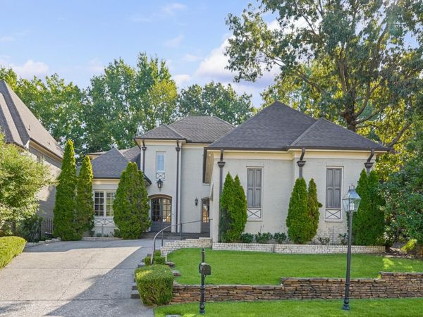 1924 CHATSWORTH DR, Germantown, TN 38138