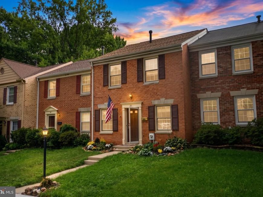 27 Midline Court, Gaithersburg, MD 20878 Main Photo