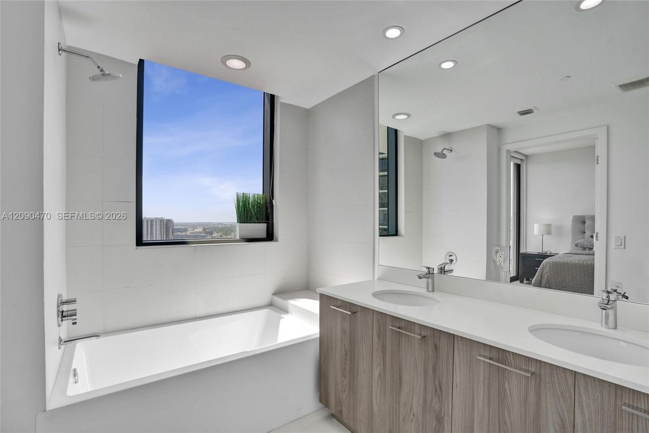501 NE 31st St , Unit 2808, Miami, FL 33137 Photo