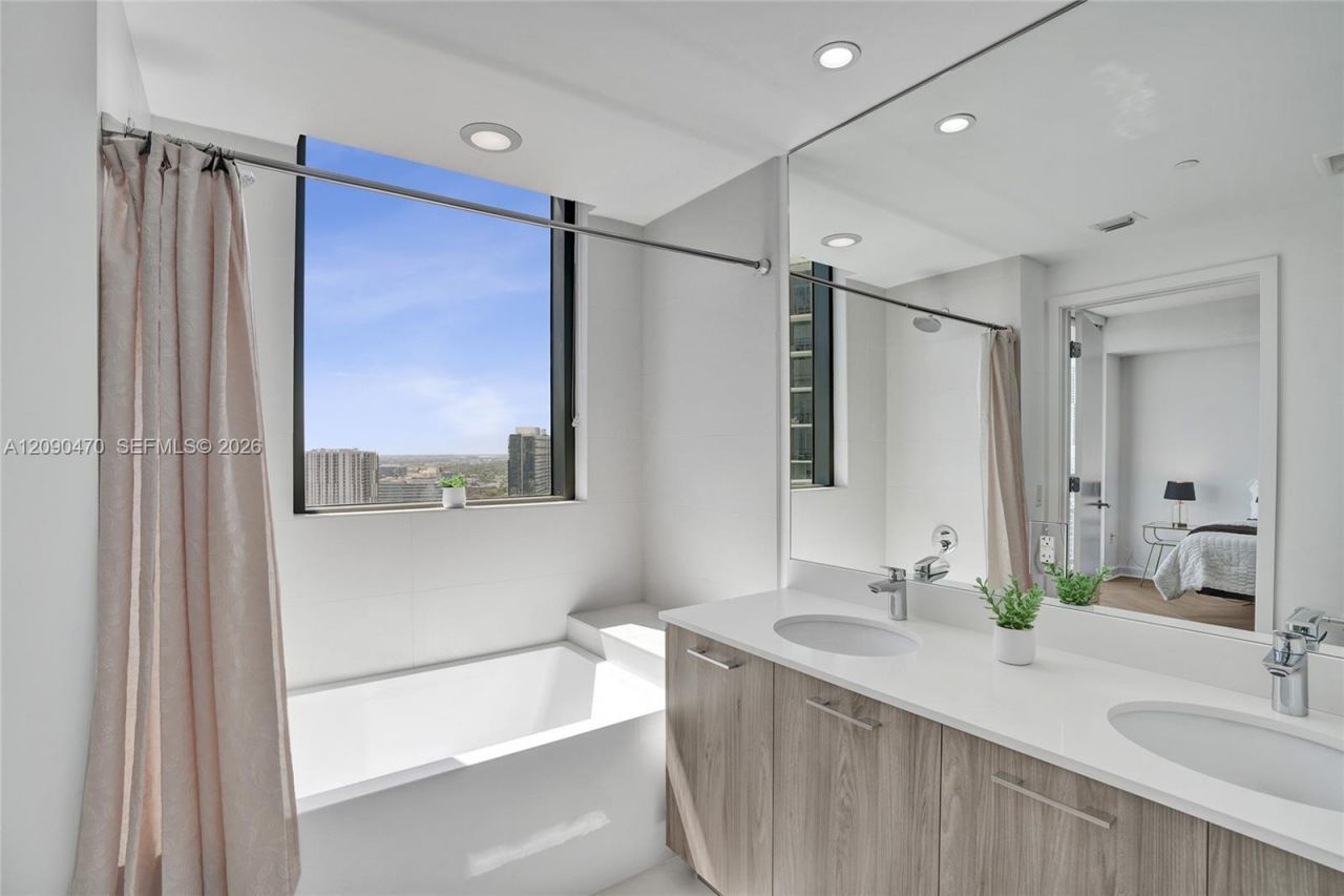 501 NE 31st St , Unit 2808, Miami, FL 33137 Photo