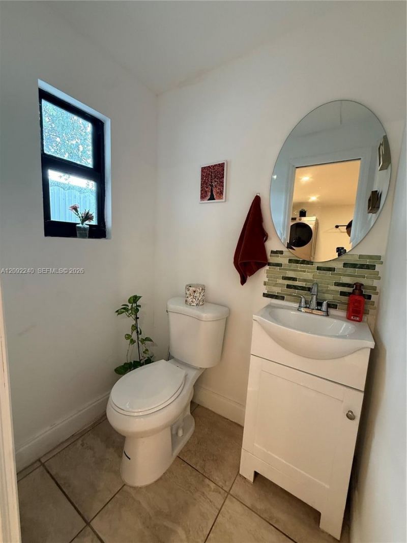 1114 NW 76th St , Miami, FL 33150 Photo