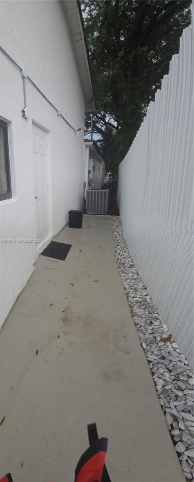 1114 NW 76th St , Miami, FL 33150 Photo