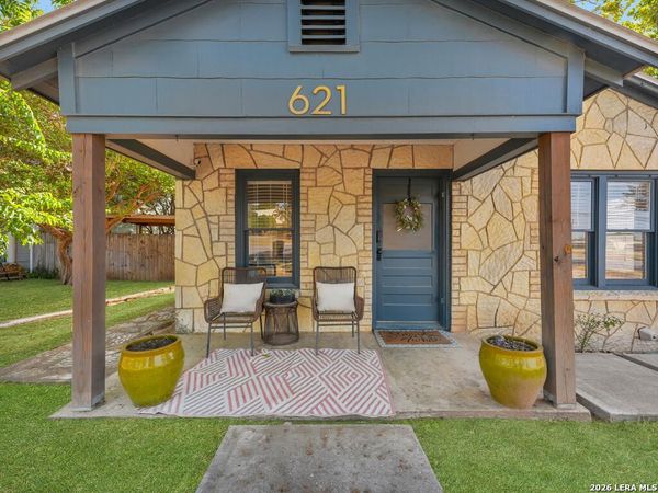 621 S Washington St, Fredericksburg, TX 78624