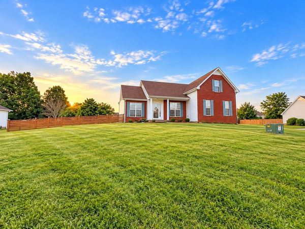 300 Fair Haven Dr , Clarksville, TN 37043