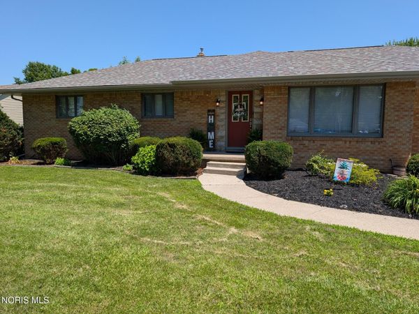 143 S Berlin Avenue , Oregon, OH 43616