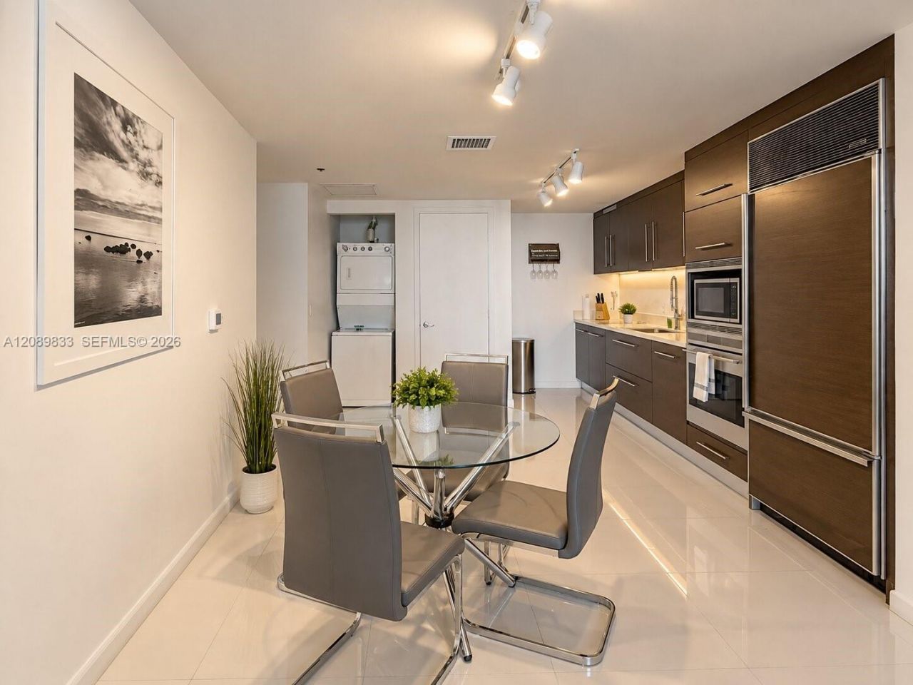 485 Brickell Avenue, Unit 1611, Miami, FL 33131 Photo