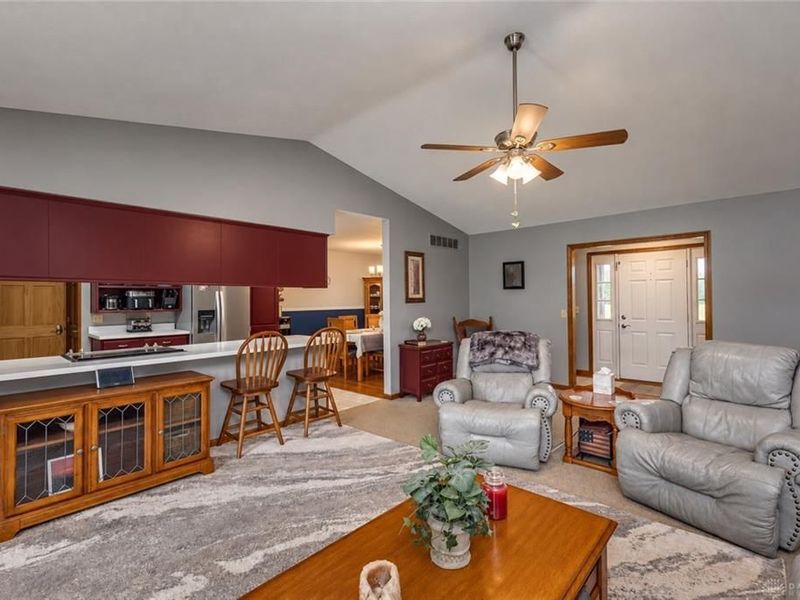 5373 Upper Valley Pike, Springfield, OH 45502 Photo 9