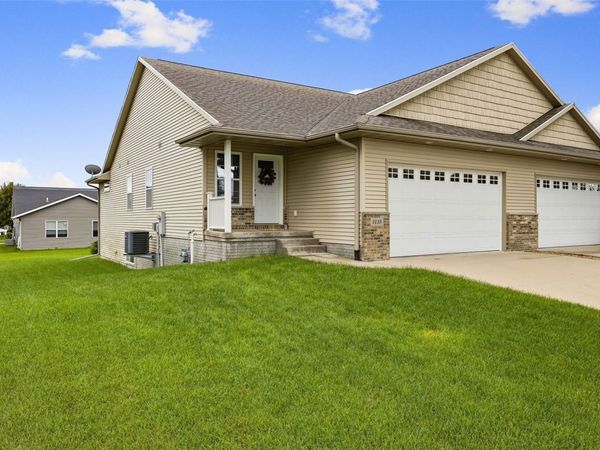 1135 Redbud Avenue , Tiffin, IA 52340