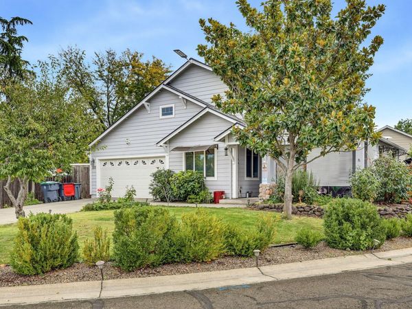 120 Nadine Lane, Central Point, OR 97502