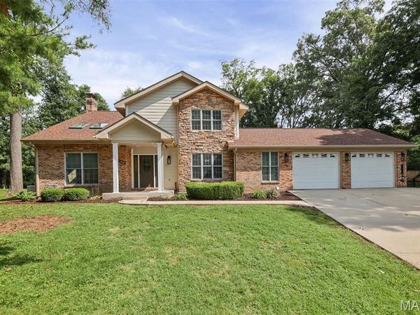 302 John Henry Street , Belleville, IL 62220