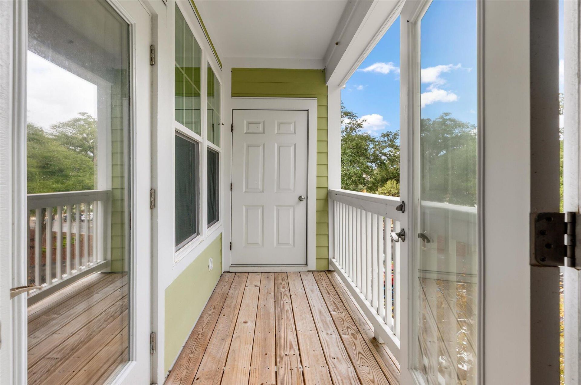 1734 Chatelain Way Photo 17