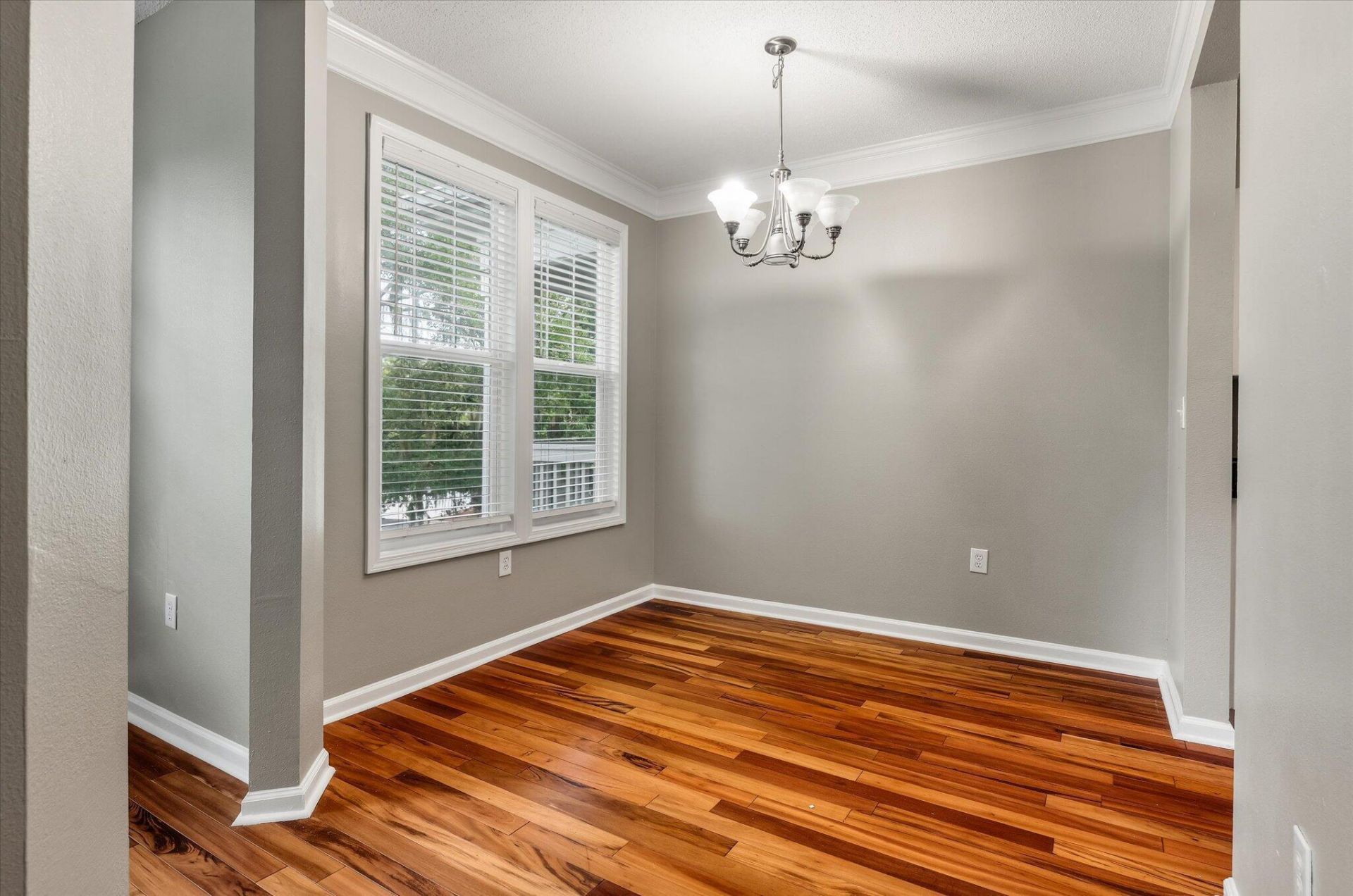 1734 Chatelain Way Photo 19