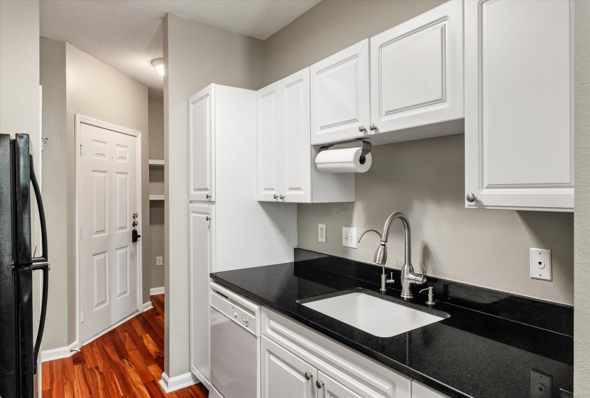 1734 Chatelain Way Photo 24