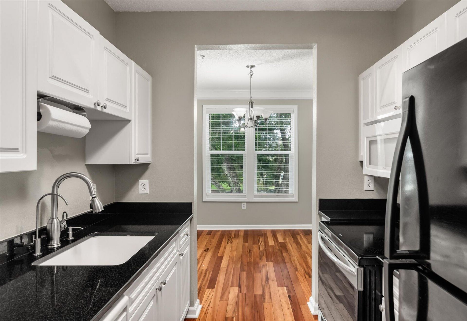 1734 Chatelain Way Photo 26