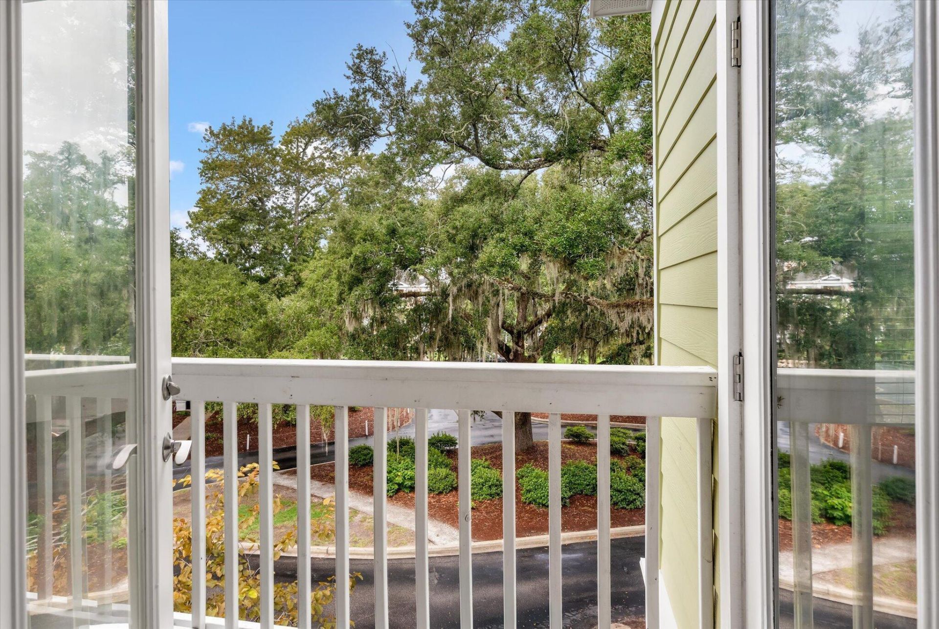 1734 Chatelain Way Photo 29