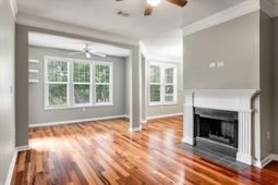 1734 Chatelain Way photo 4
