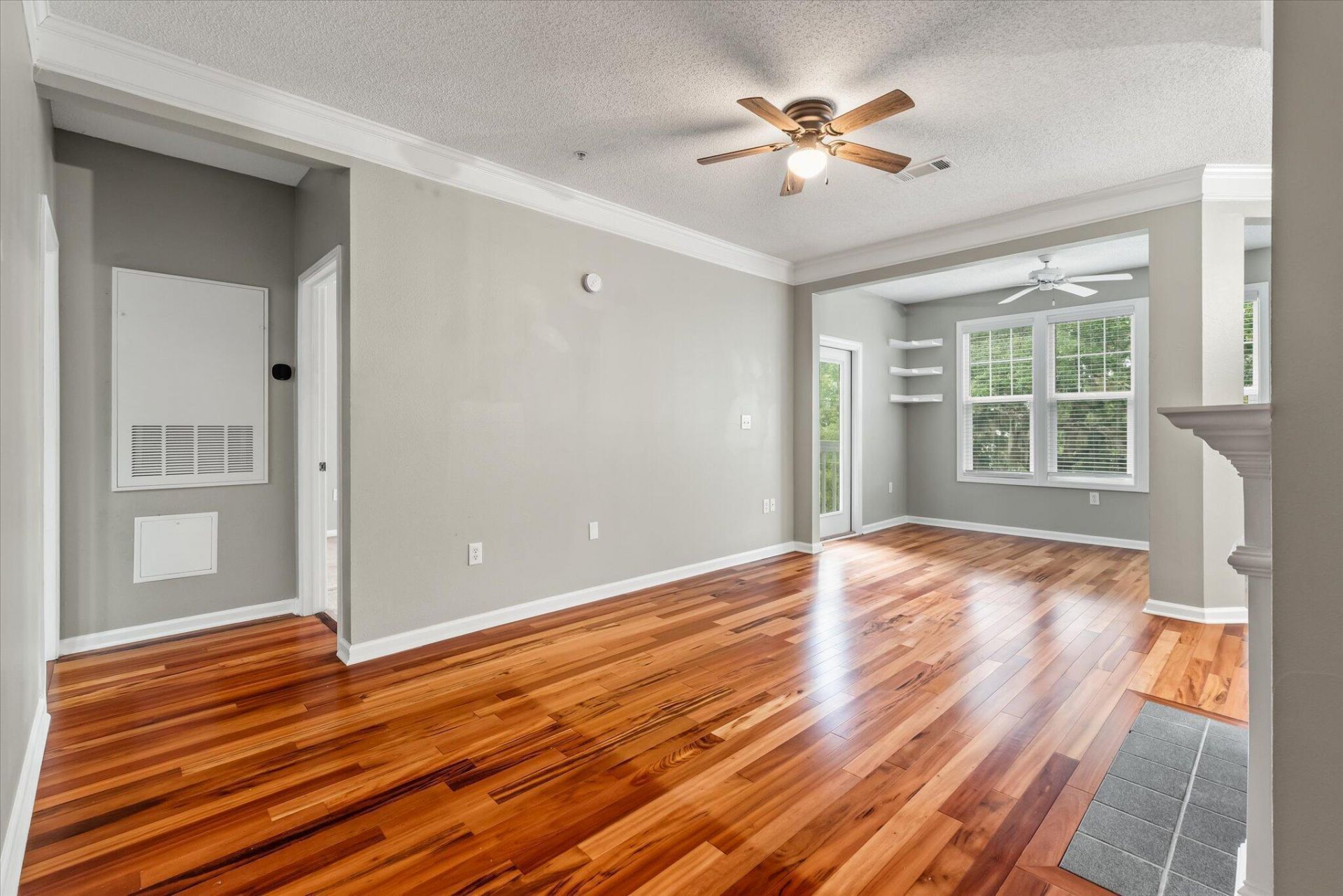 1734 Chatelain Way Photo 7