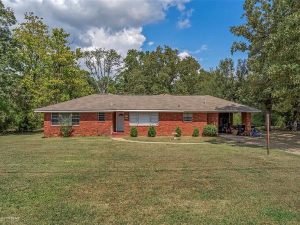 900 Lincoln Drive , Shreveport, LA 71107