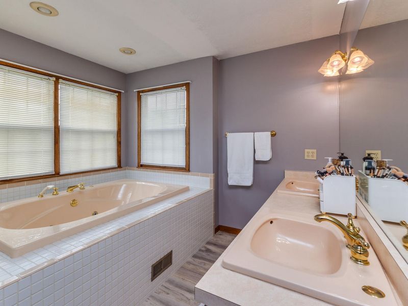 5373 Upper Valley Pike, Springfield, OH 45502 Photo 18