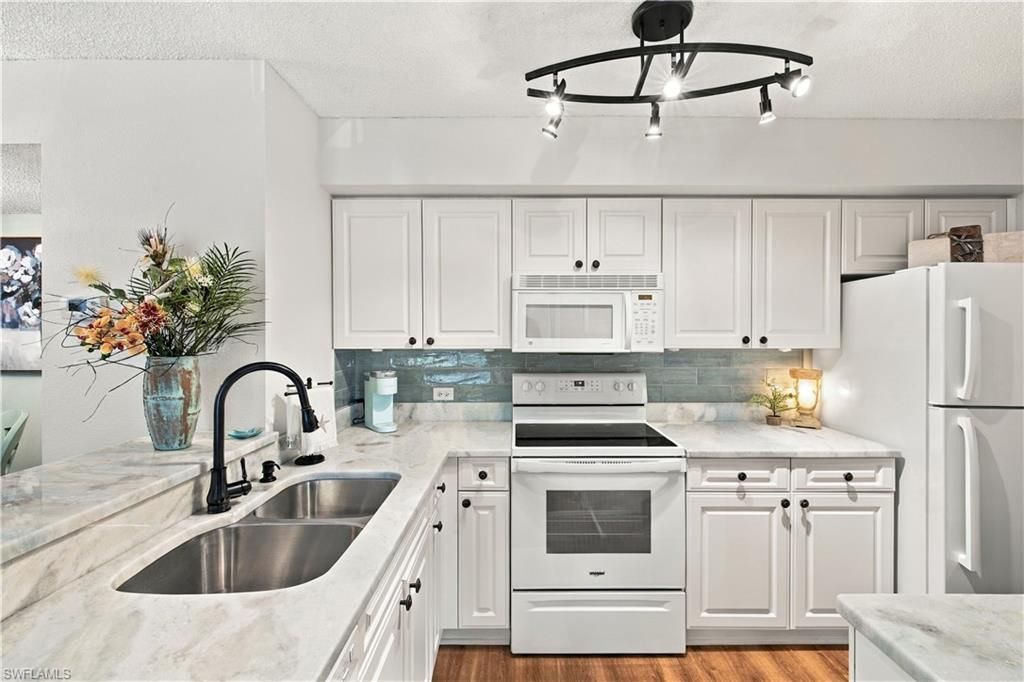 8930 Colonnades Ct E, Unit 635, Bonita Springs, FL 34135 Photo