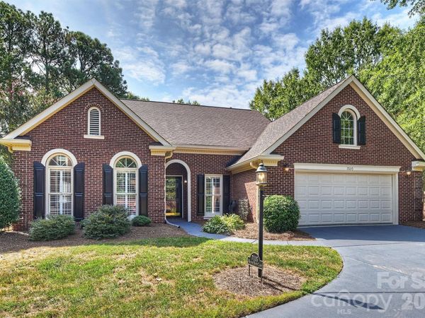 7035 Walton Heath Lane, Charlotte, NC 28277