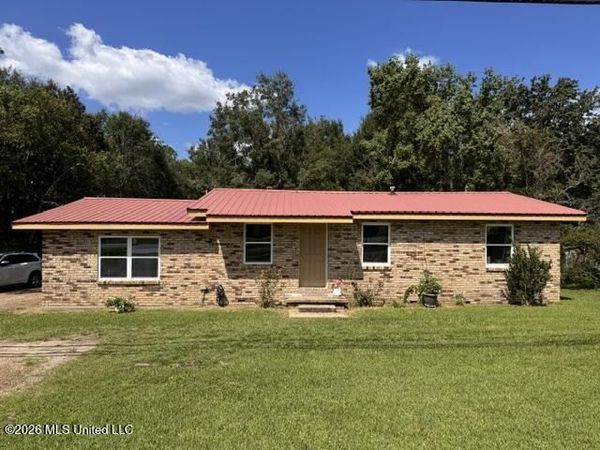 8268 Woolmarket Road, Biloxi, MS 39532