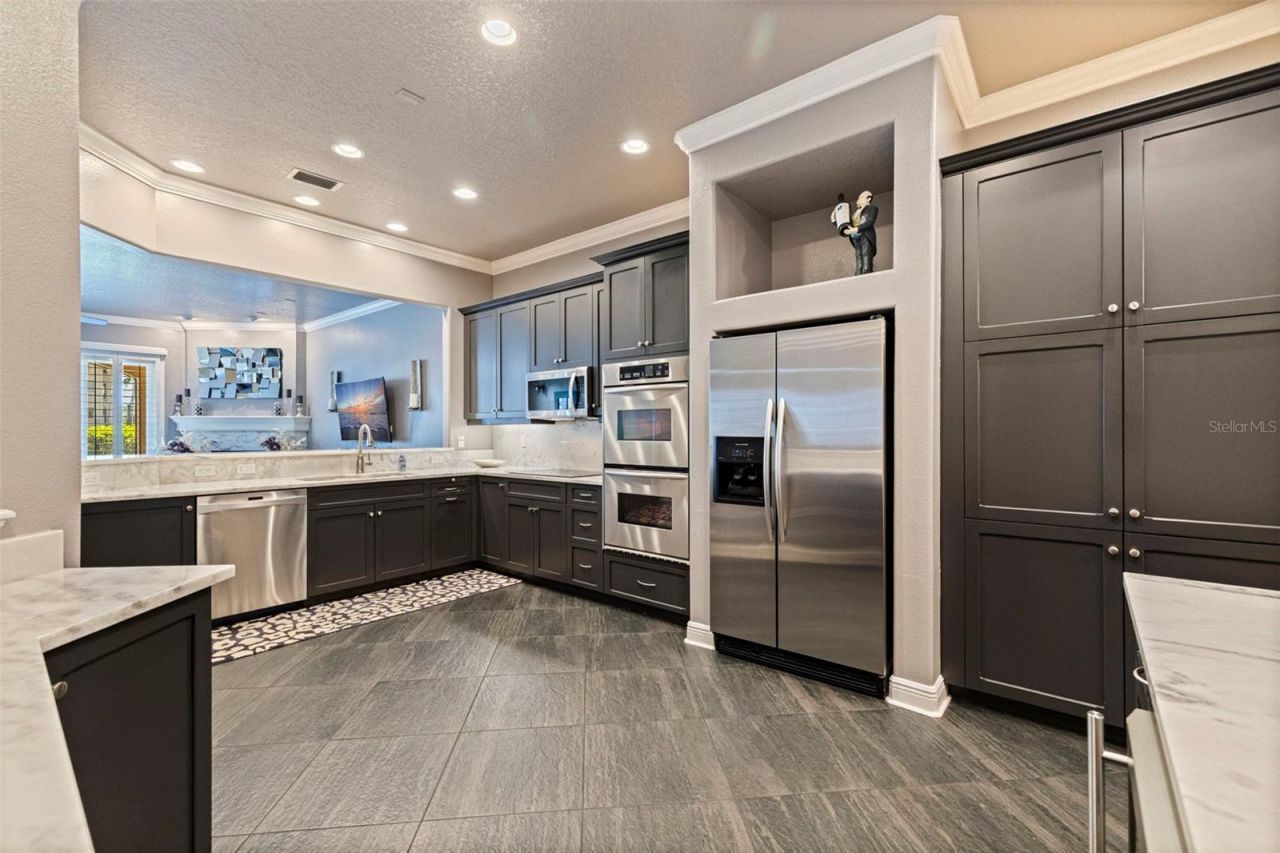 618 Saxony Boulevard , Saint Petersburg, FL 33716 Photo