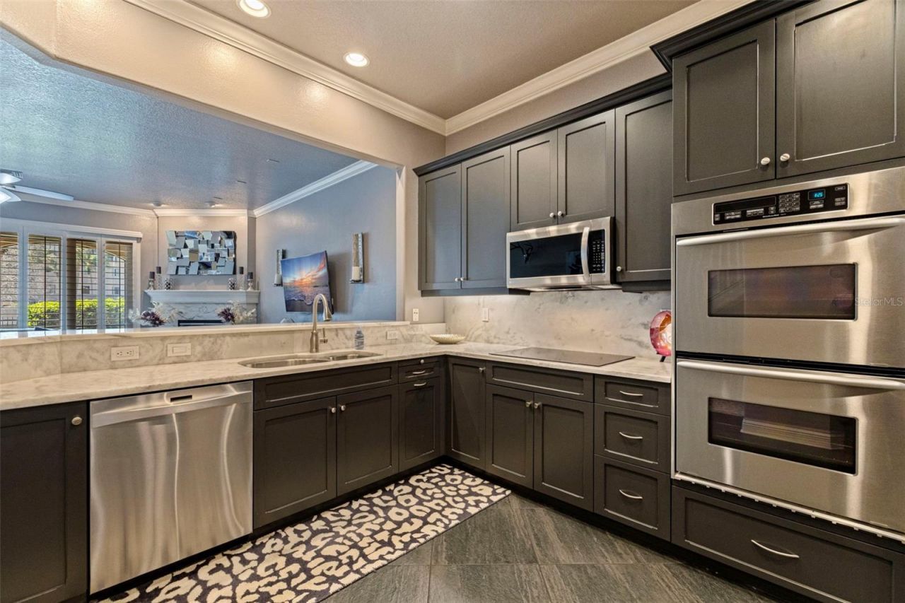618 Saxony Boulevard , Saint Petersburg, FL 33716 Photo